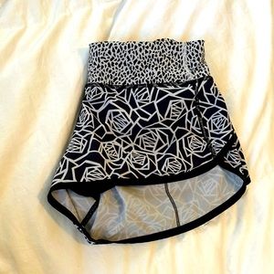 Lulu lemon midrise speed up short